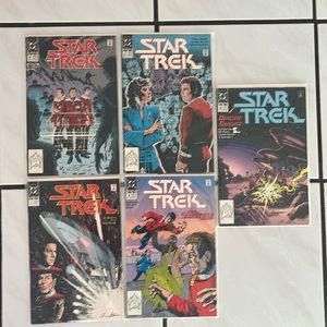 NWT Autographed by ARNE STARR 5 STAR TREK COMICS…New never read !!!